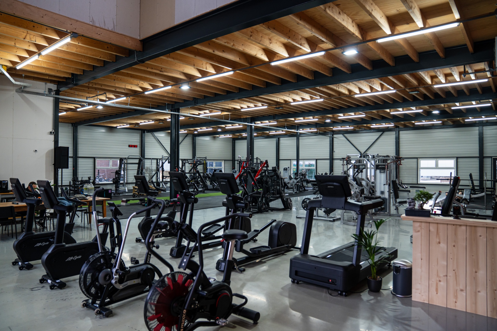 Krachttraining bij community gym THE LAB Fitness